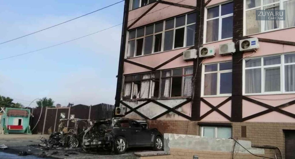 Пожар в Керчи сгорели два автомобиля