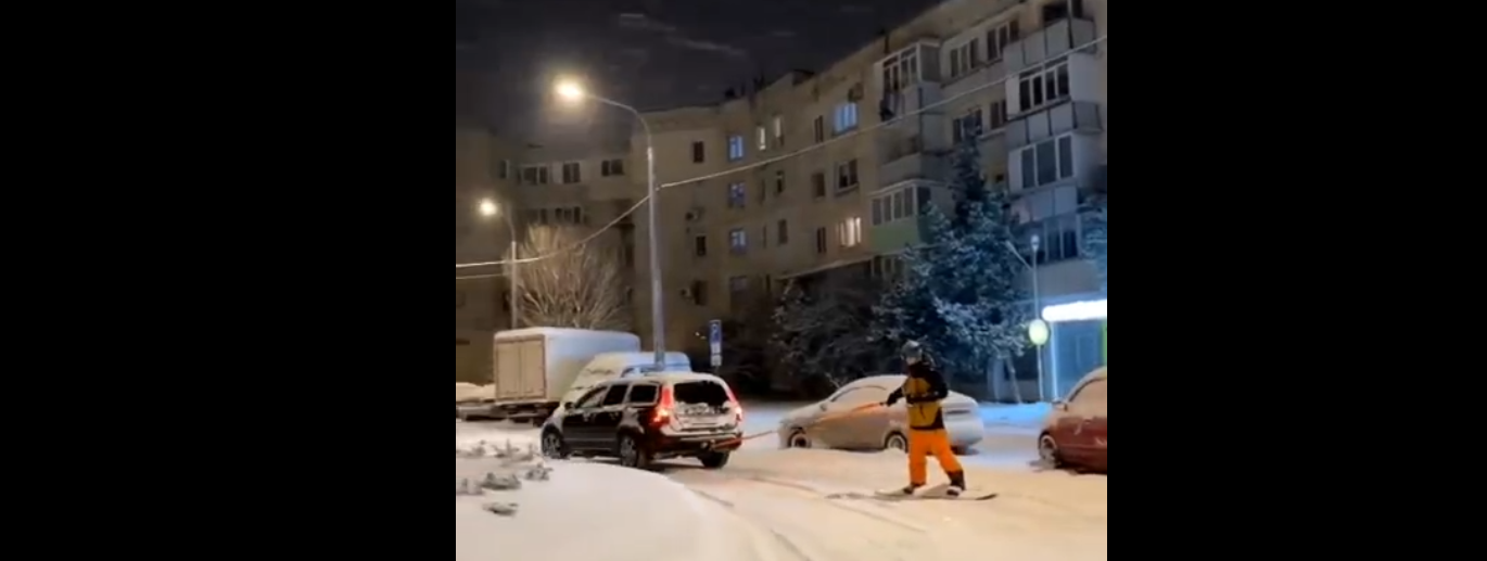 Сноубордист в Севастополе ночью