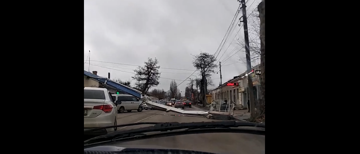 В Севастополе упала вышка фото видео